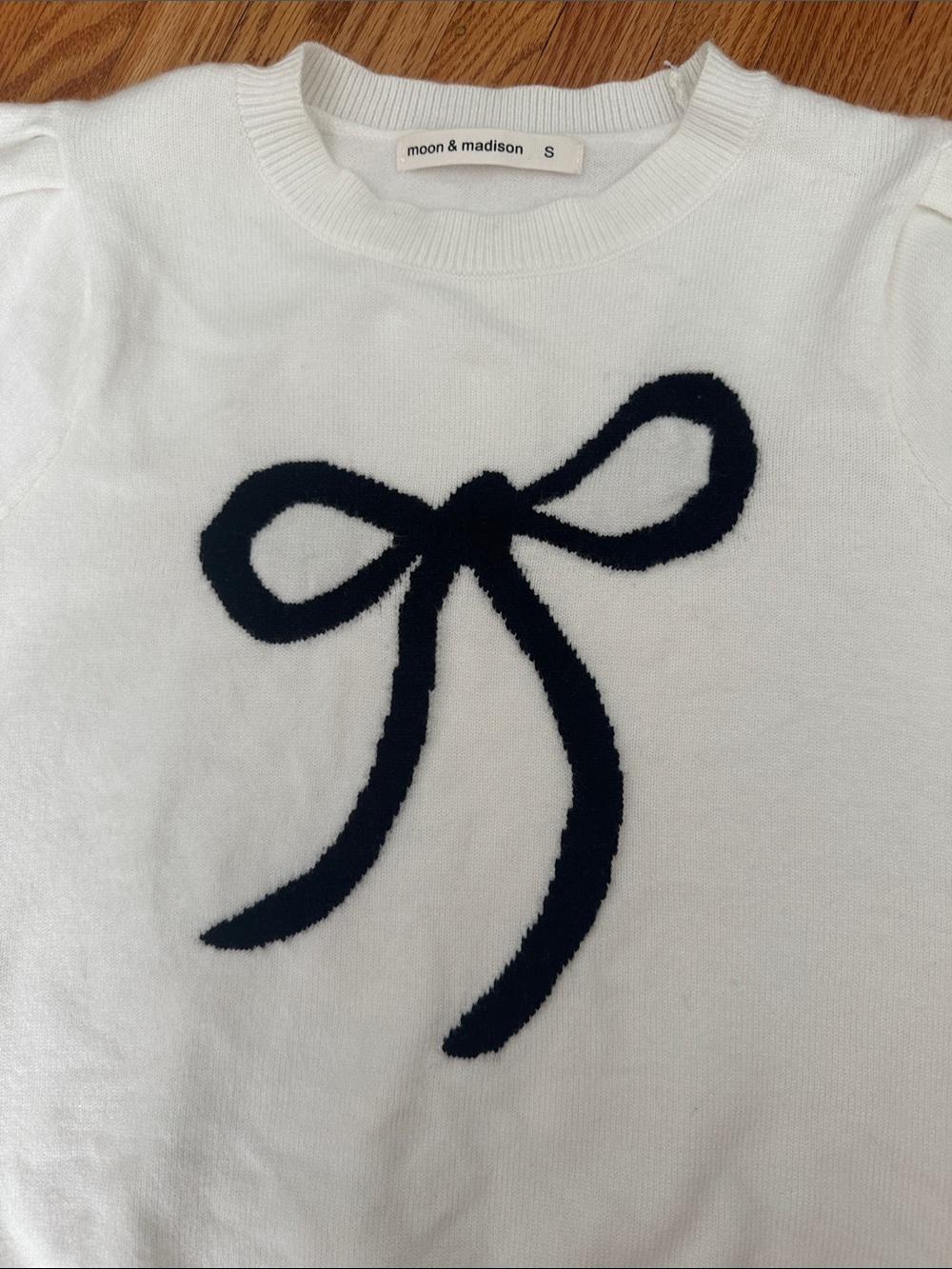 moon & madison Off White Short Puff Sleeve Sweater with Black Bow - Picture 3 of 4